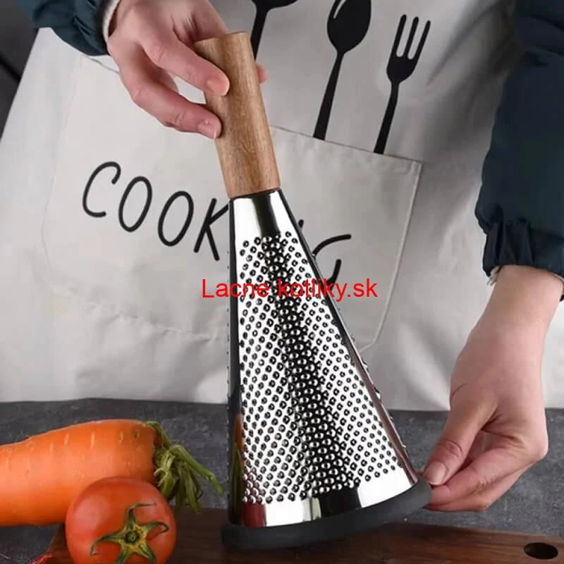 Strúhadlo s rukoväťou z akáciového dreva