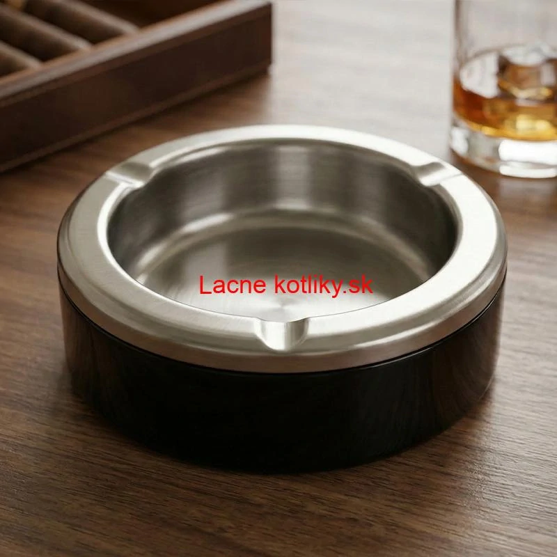 Odolný kovový popolník z nerezovej ocele (3 farby)