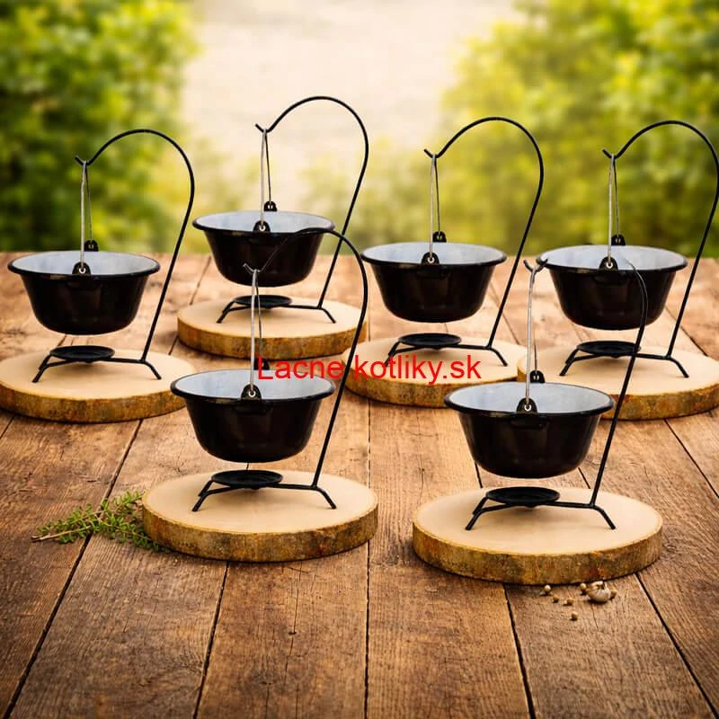 Súprava 6 drevených podnosov z prírodného plátku dreva s kôrou Ø 20–24 cm