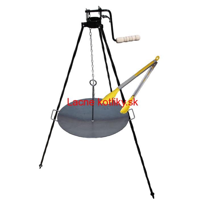 Železná panvica 49 cm s uškami a so závesným držiakom + trojnožka s poistnou kladkou a obracačka na mäso PARTY 2