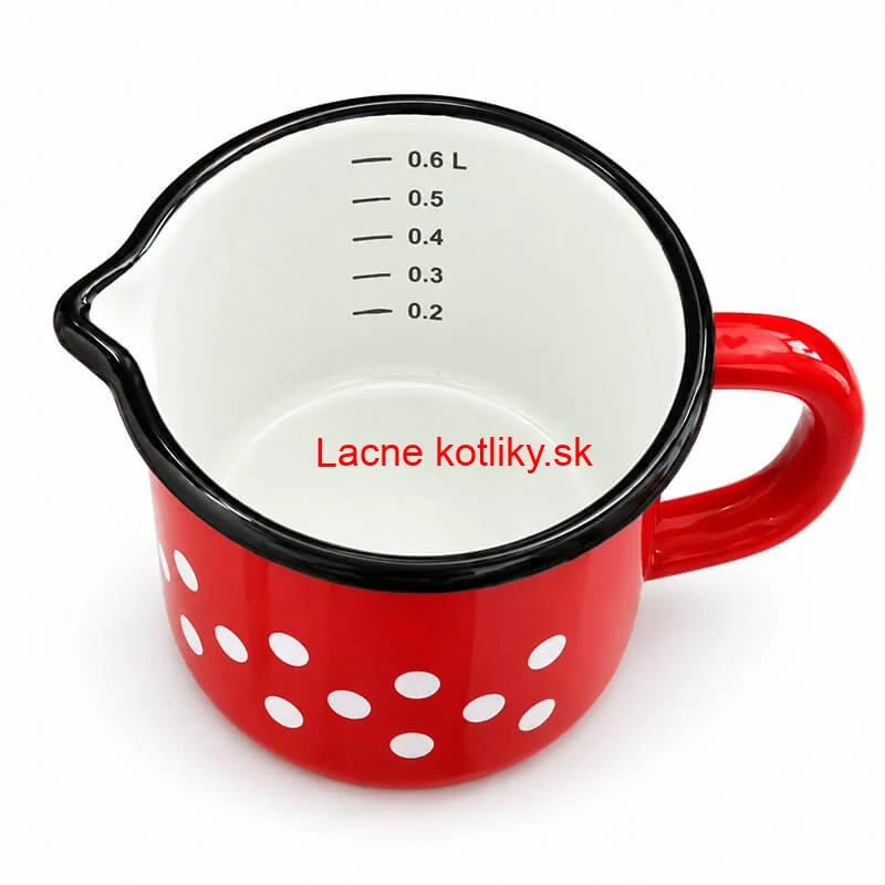 Tradičný bodkovaný hrnček z bočného pohľadu